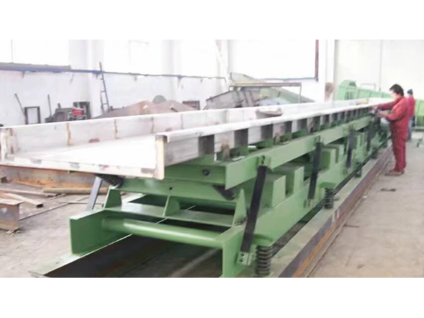 長距離振動(dòng)輸送機(jī)